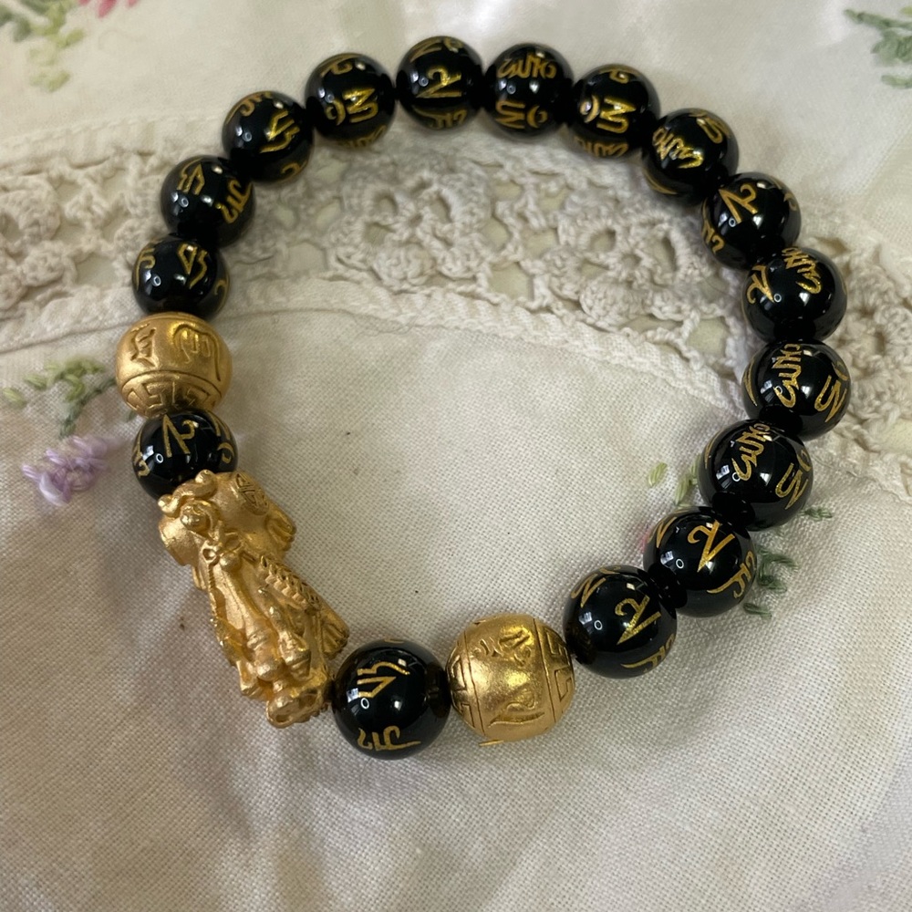 Vintage Egyptian Hieroglyph Bracelet Chinese Beaded Gold Black Pixiu Elastic